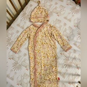 Magnetic Me sleeper gown + hat set